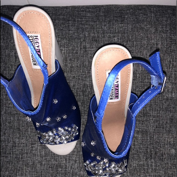 Lightly worn IGGY Steven Madden blue heel size 6.5 - Picture 4 of 8